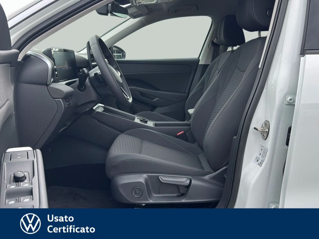 VOLKSWAGEN T-Roc 1.5 etsi life 150cv dsg - 8