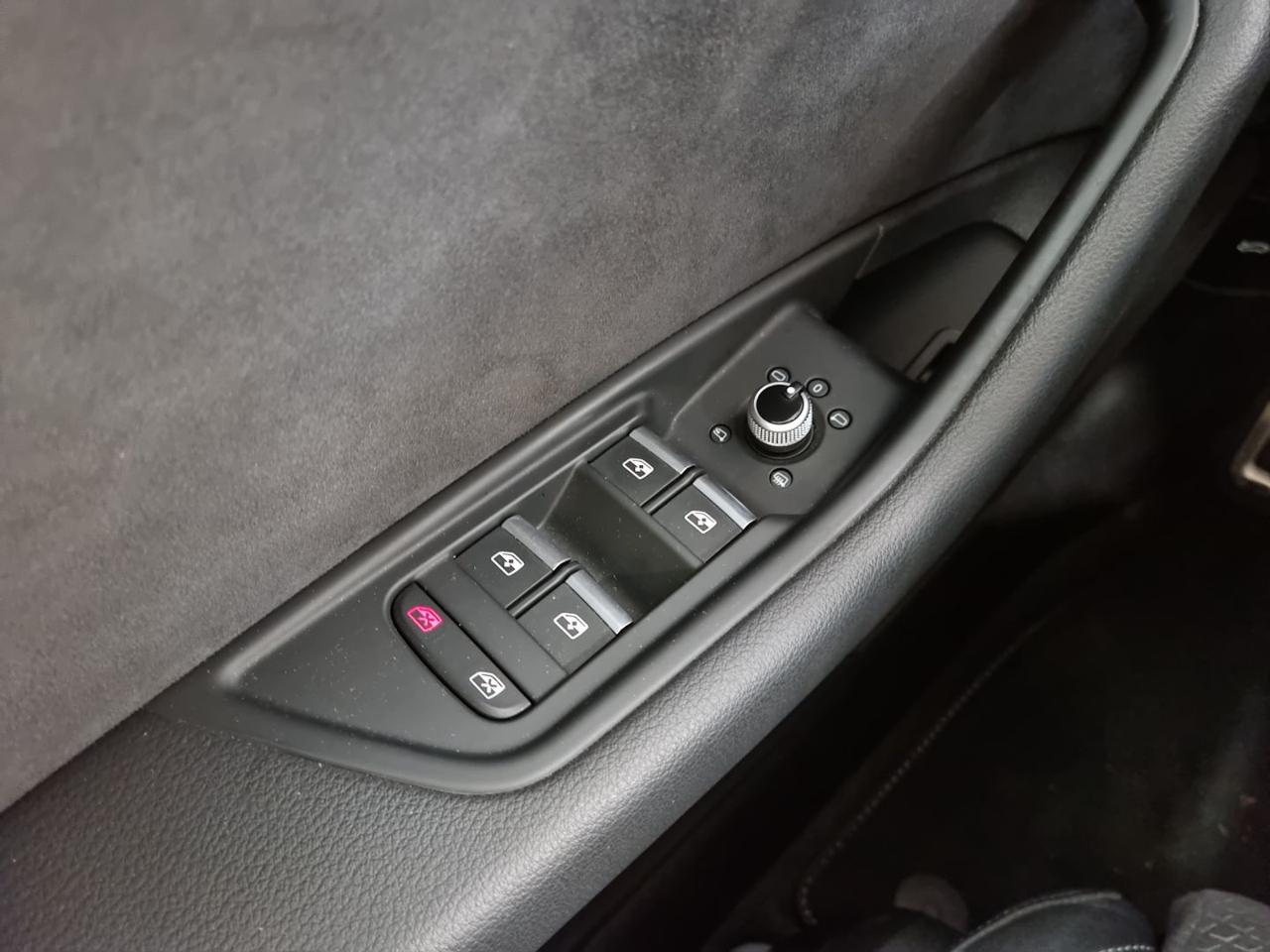 AUDI A4 Avant 40 TDI quattro S tronic S line edition - 33