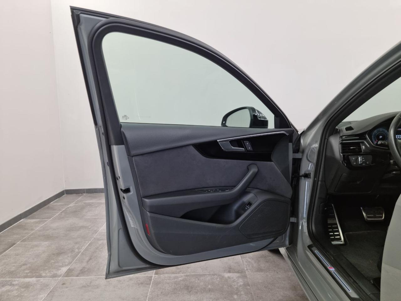 AUDI A4 Avant 40 TDI quattro S tronic S line edition - 22