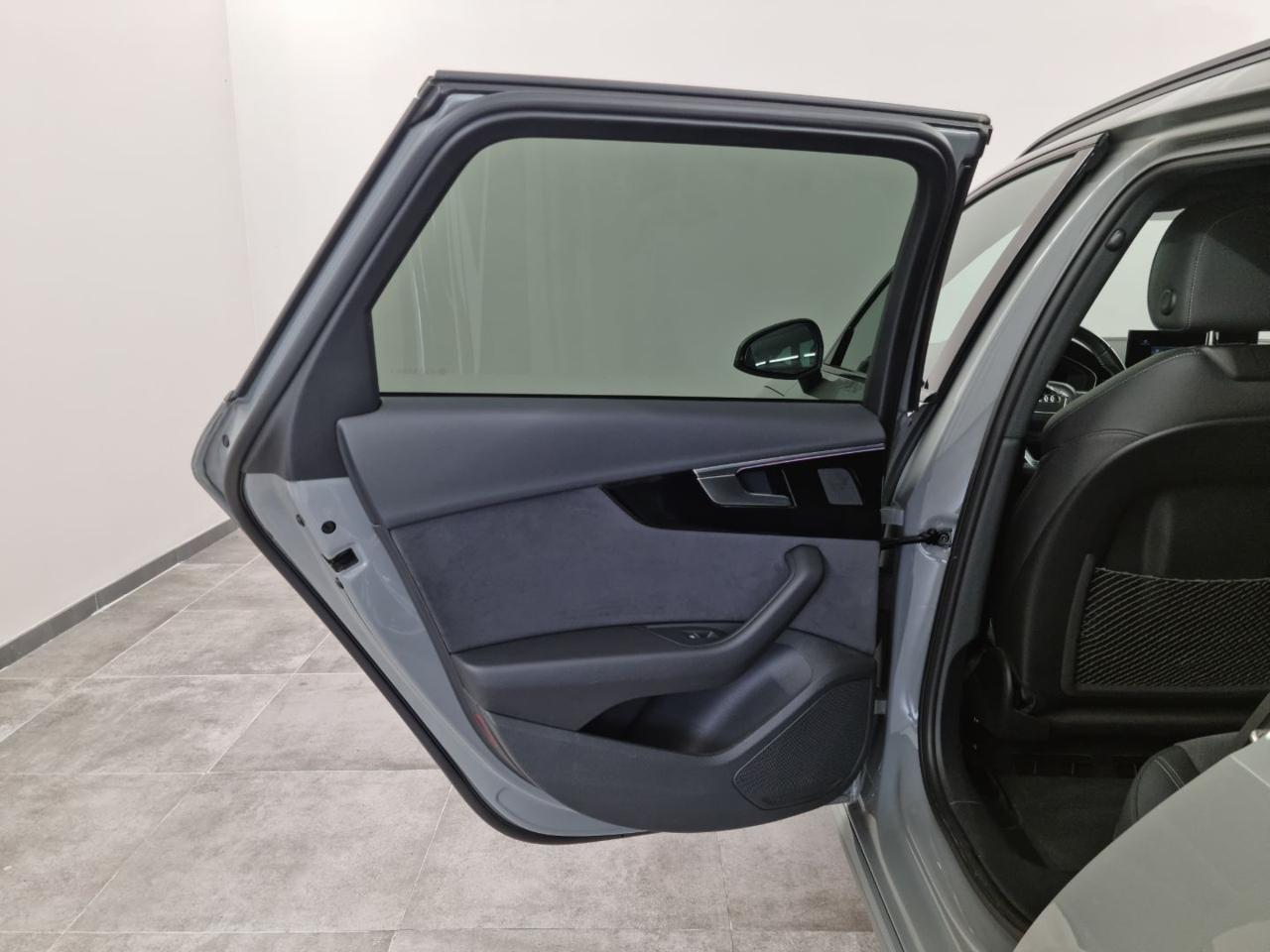 AUDI A4 Avant 40 TDI quattro S tronic S line edition - 24