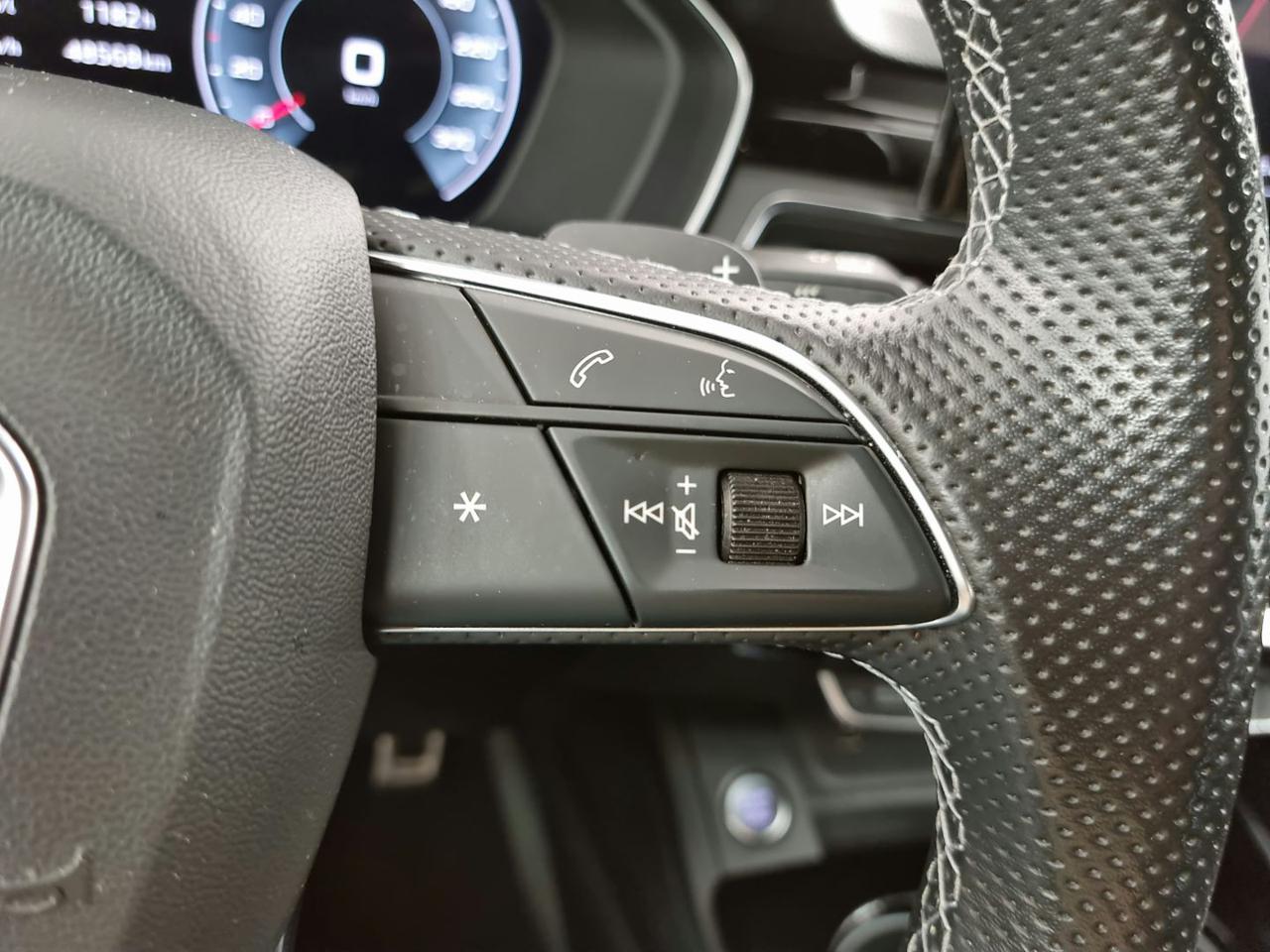 AUDI A4 Avant 40 TDI quattro S tronic S line edition - 29