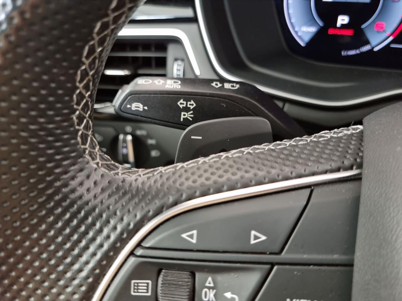 AUDI A4 Avant 40 TDI quattro S tronic S line edition - 17