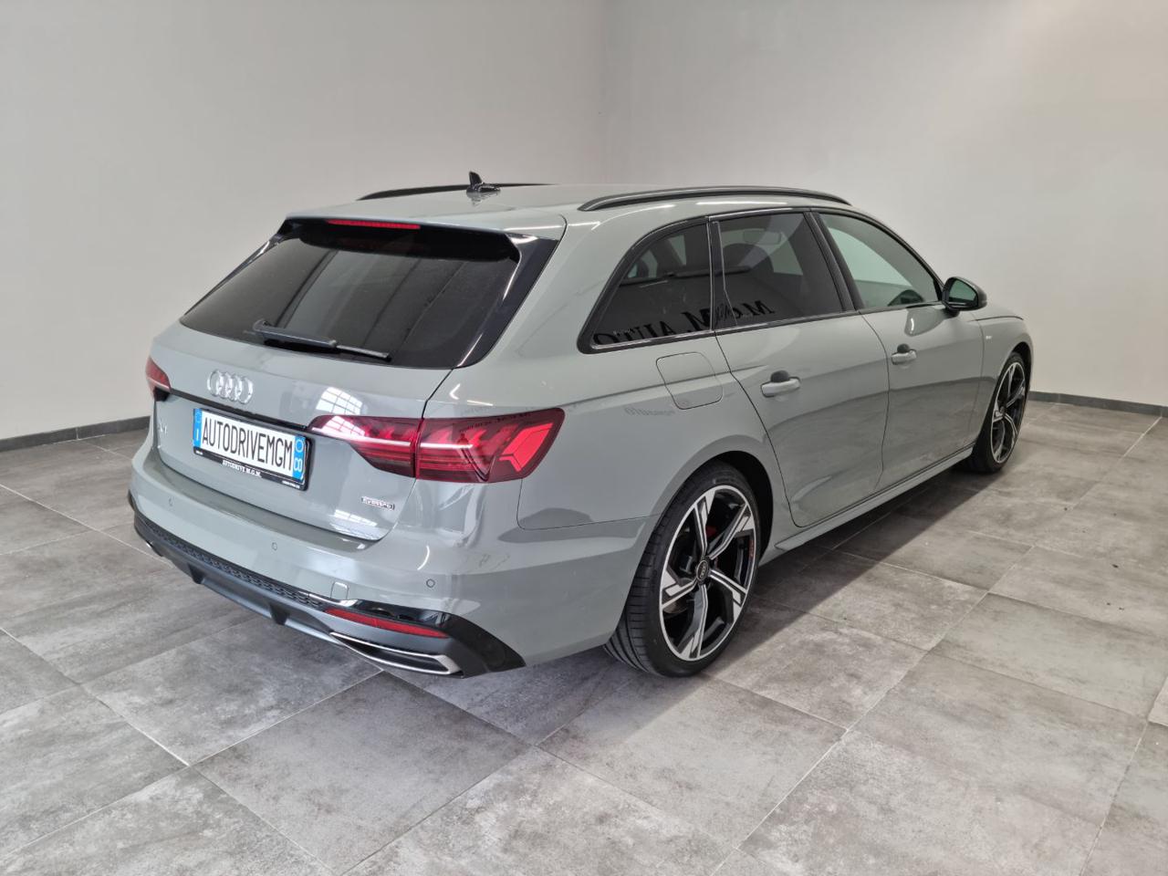 AUDI A4 Avant 40 TDI quattro S tronic S line edition - 35