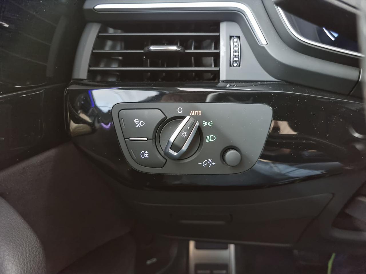 AUDI A4 Avant 40 TDI quattro S tronic S line edition - 21