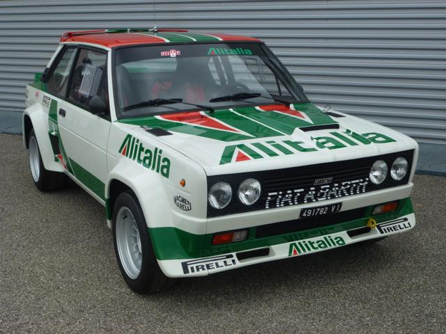 FIAT 131 Bianco pastello