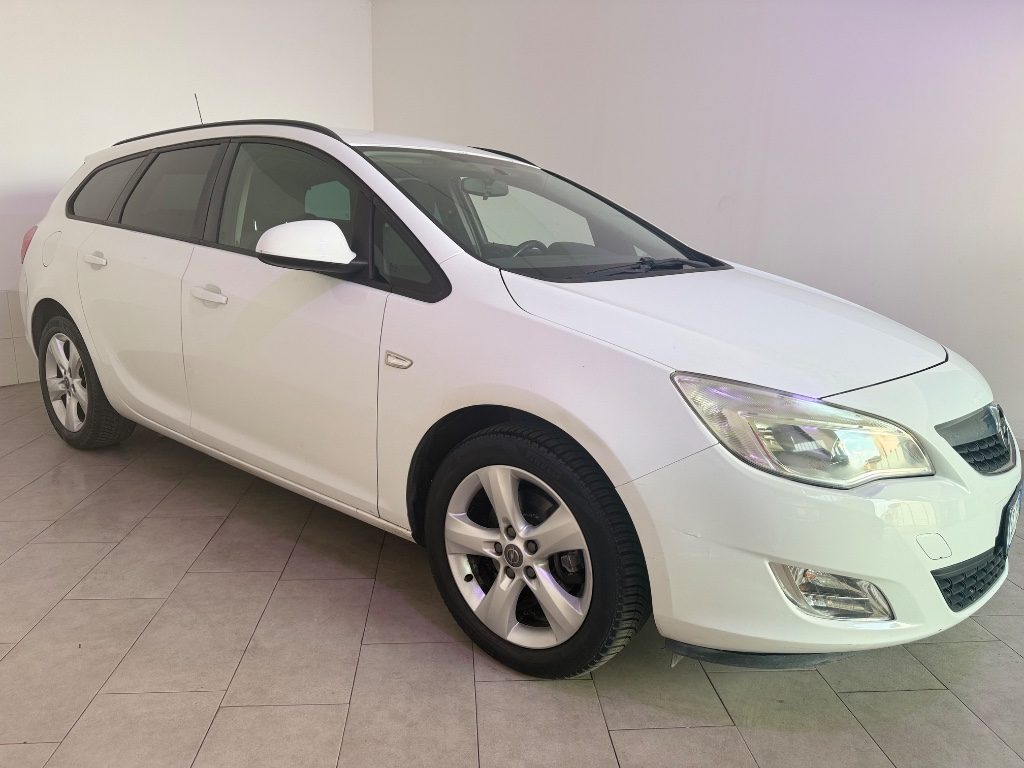 OPEL Astra 1.7 CDTI 110CV Sports Tourer Cosmo - 2