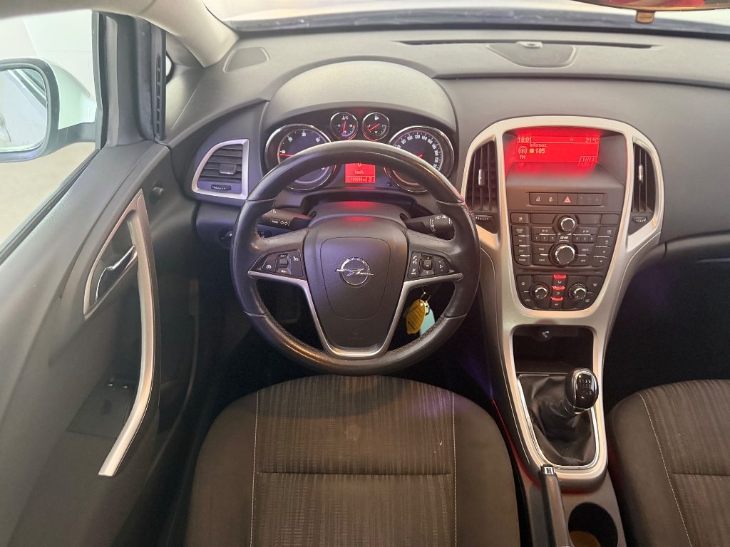 OPEL Astra 1.7 CDTI 110CV Sports Tourer Cosmo - 12
