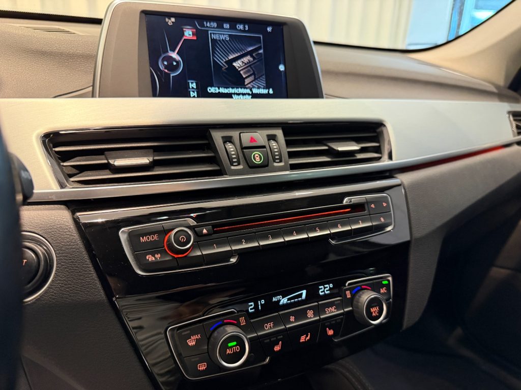 BMW X1 sDrive18d Sport Line Navi Bluetooth Radio - 10
