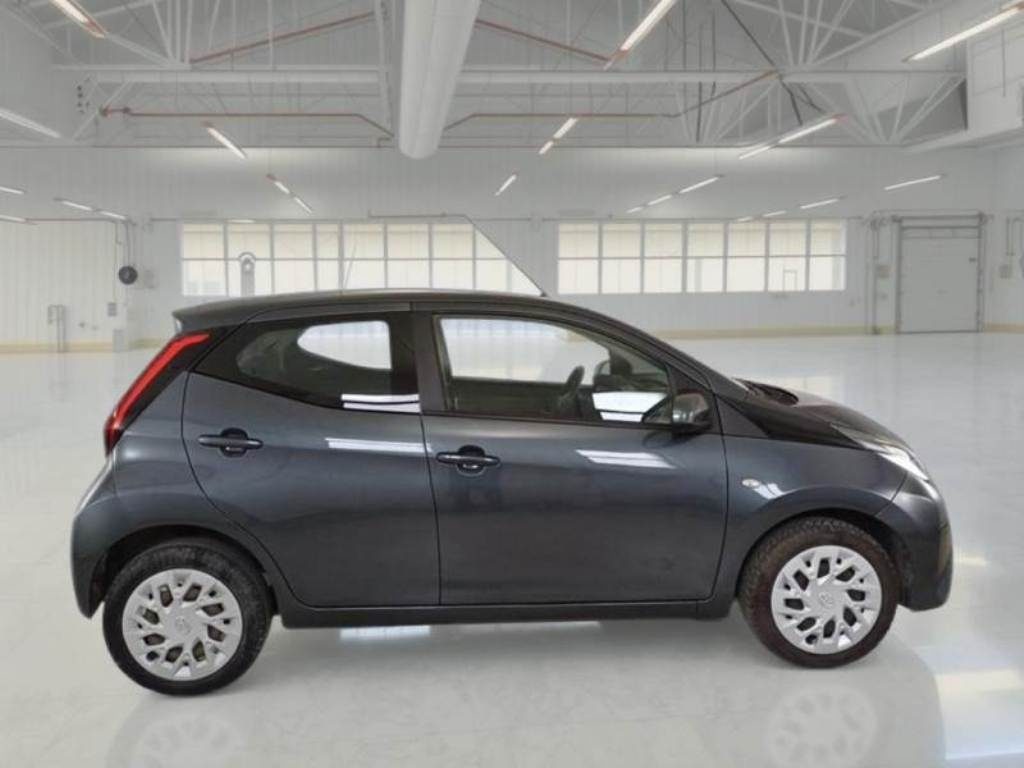 TOYOTA Aygo Connect 1.0 VVT-i 72 CV 5 porte x-play - 4