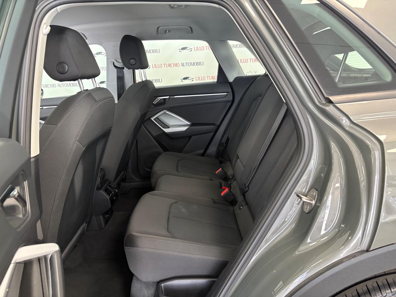 AUDI Q3 35 TDI quattro S tronic Business FARI LED - 18
