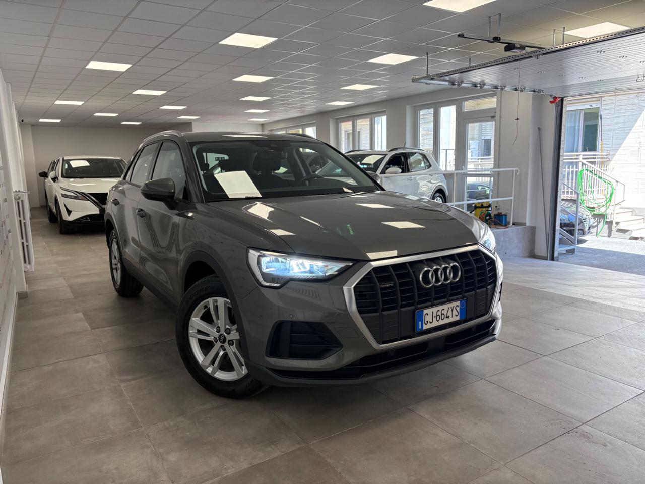 AUDI Q3 35 TDI quattro S tronic Business FARI LED - 3