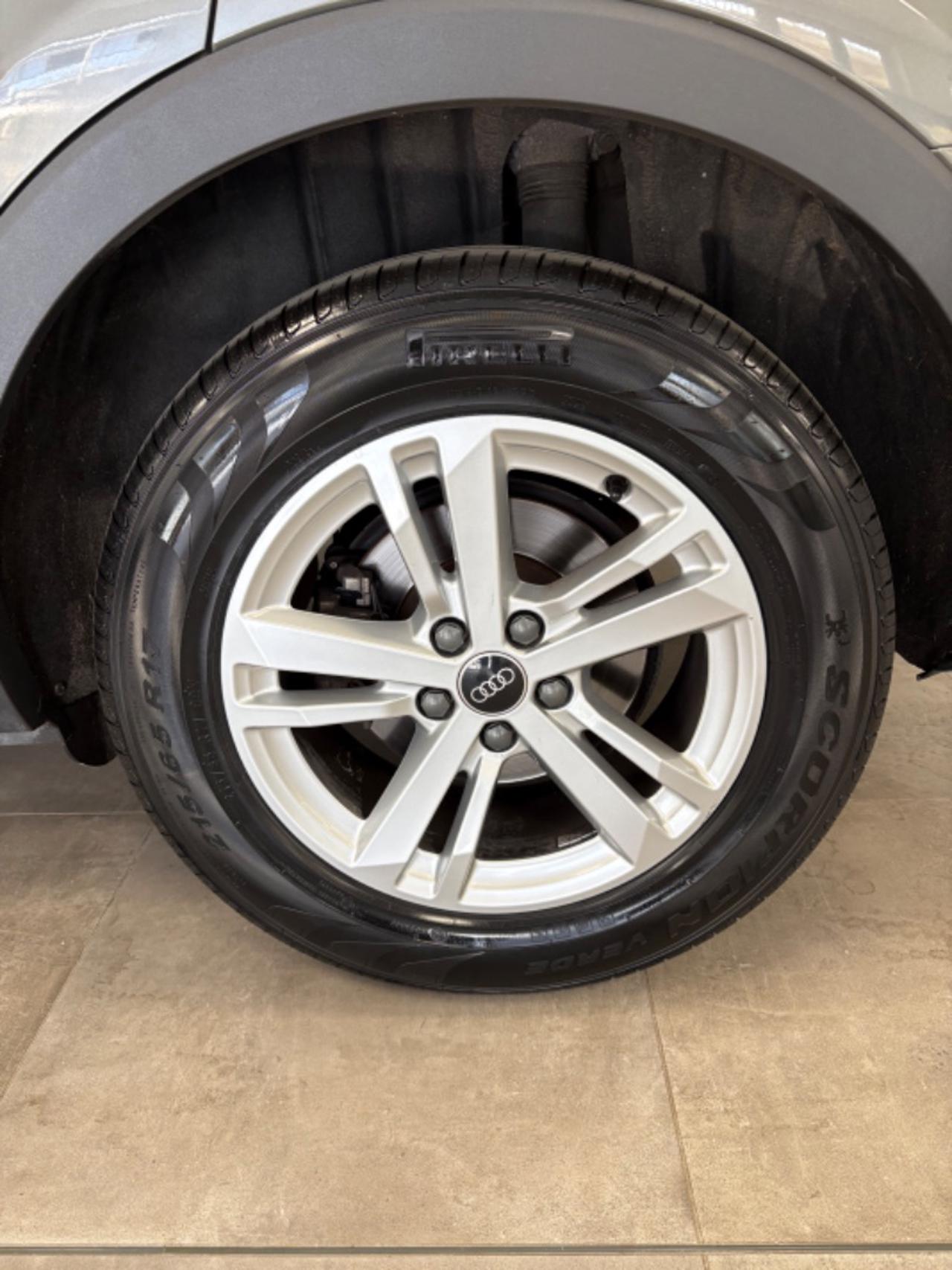 AUDI Q3 35 TDI quattro S tronic Business FARI LED - 14