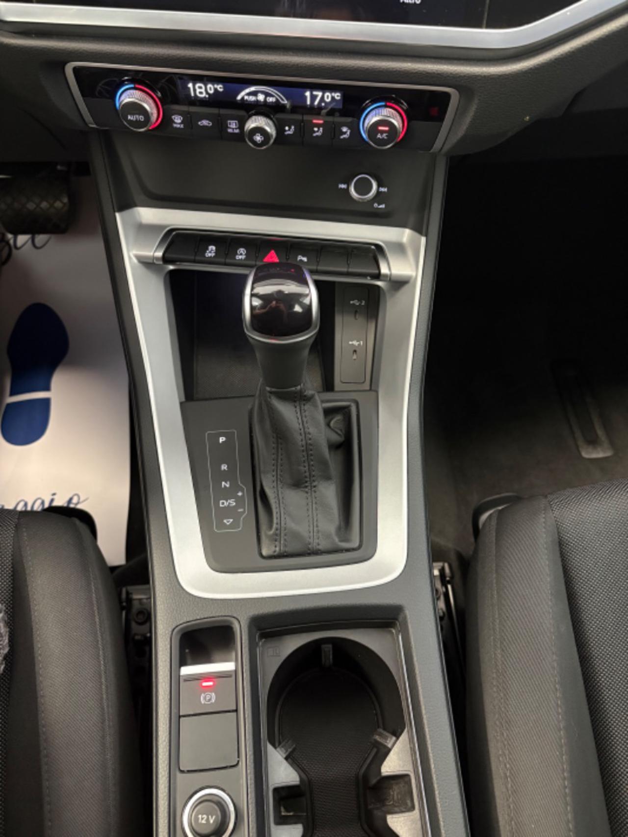 AUDI Q3 35 TDI quattro S tronic Business FARI LED - 11