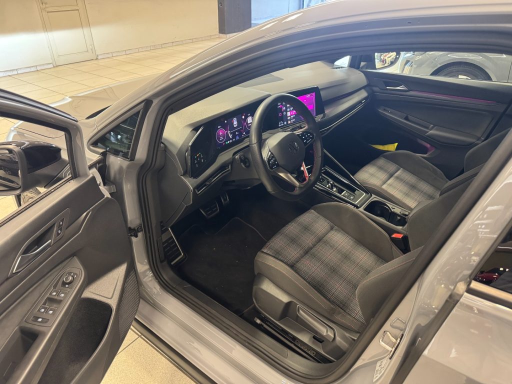 VOLKSWAGEN Golf 2.0 TSI DSG GTI - 9