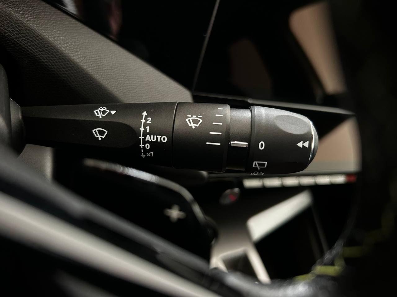 PEUGEOT 308 Plug-in Hybrid 225 e-EAT8 SW GT - 17