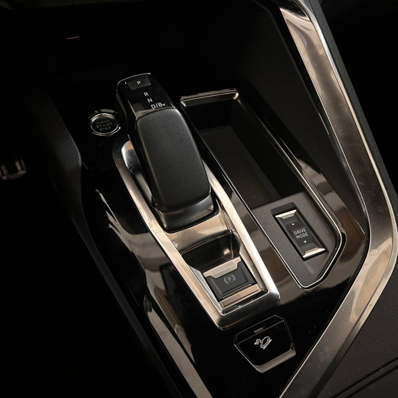 PEUGEOT 3008 Hybrid4 300 e-EAT8 GT Pack TETTO APRIBILE - 30
