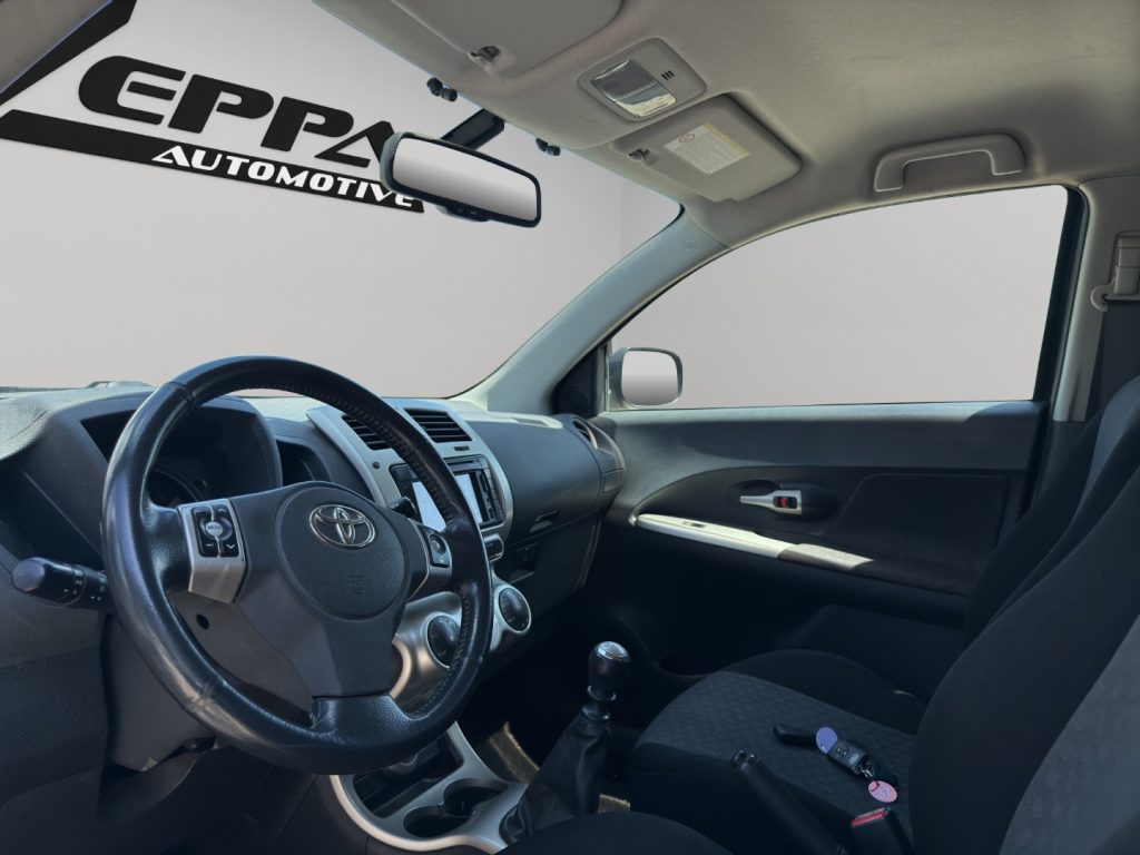 TOYOTA Urban Cruiser 1.4 D-4D AWD Luxury - 8