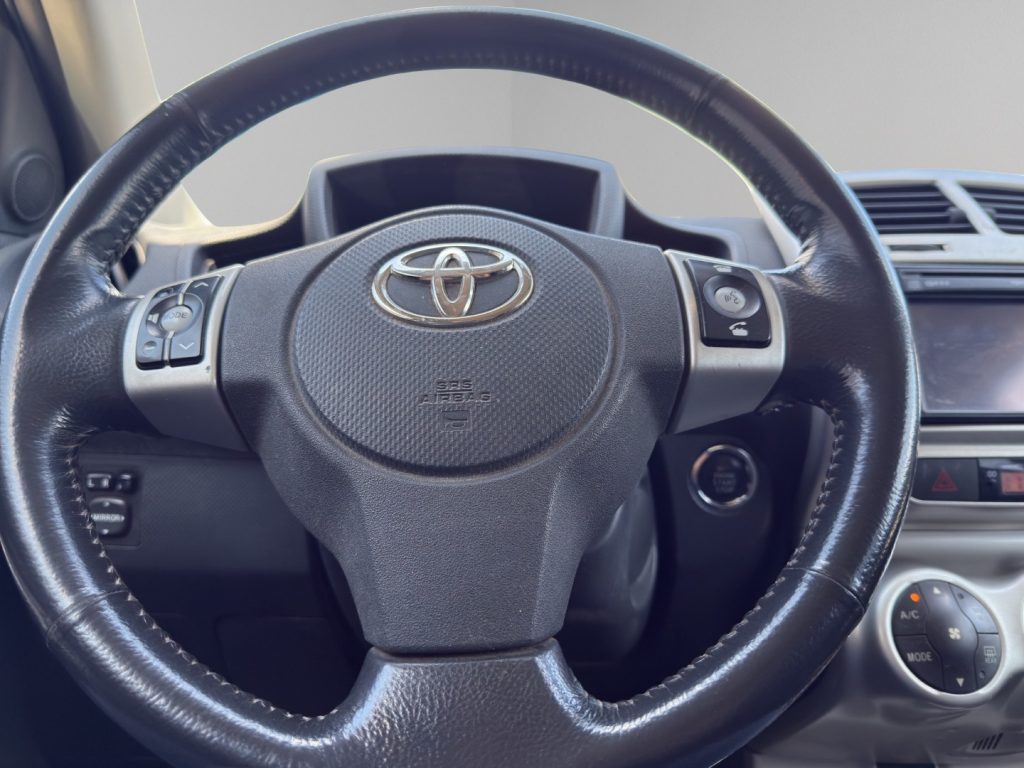 TOYOTA Urban Cruiser 1.4 D-4D AWD Luxury - 9