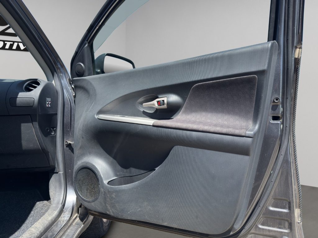 TOYOTA Urban Cruiser 1.4 D-4D AWD Luxury - 16