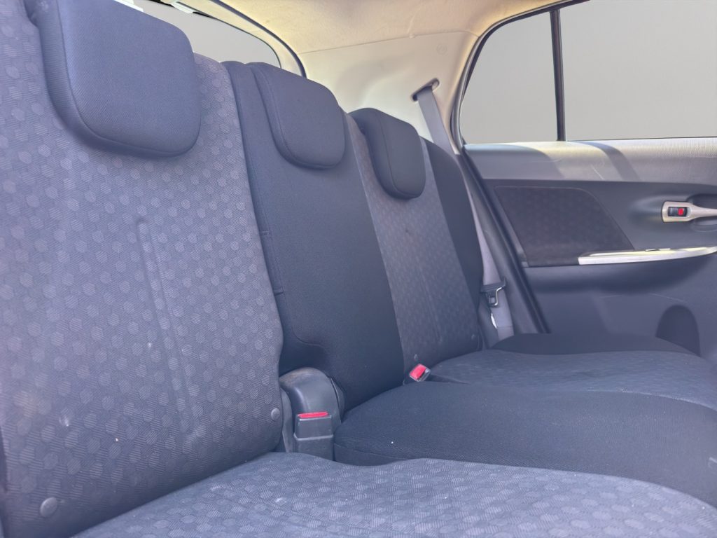 TOYOTA Urban Cruiser 1.4 D-4D AWD Luxury - 18