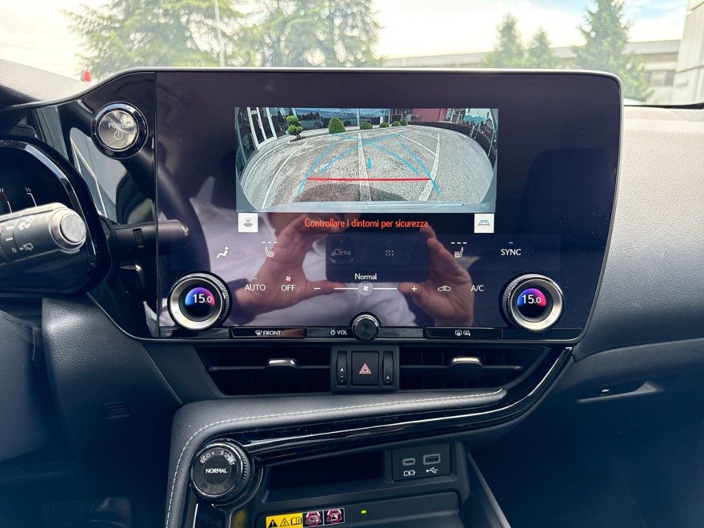 LEXUS NX 350h Hybrid 4WD Premium 244cv e-cvt - 11