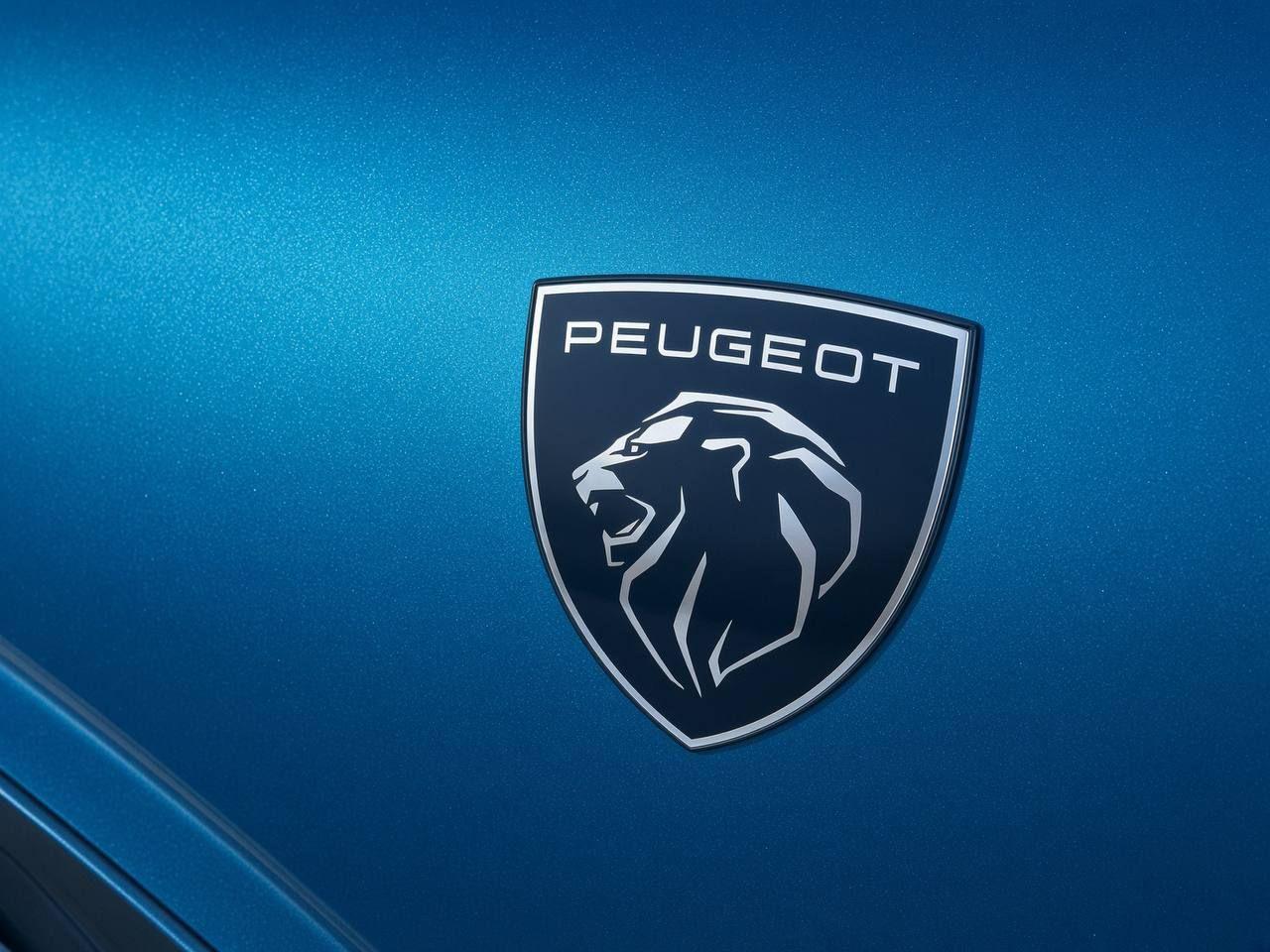 PEUGEOT e-3008 motore elettrico (73kWh) 210 CV GT - 33