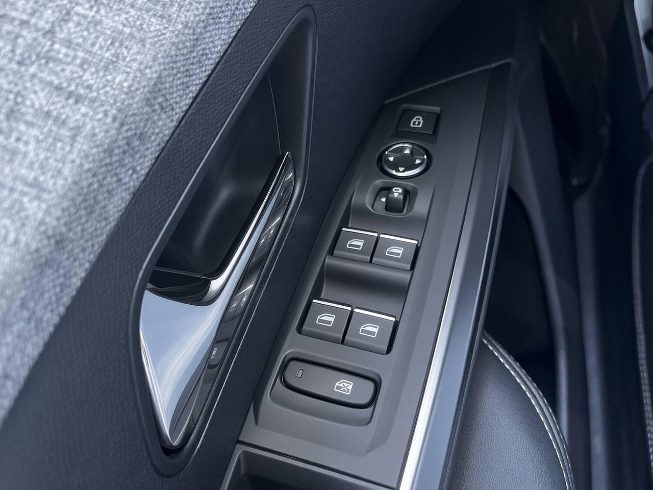 PEUGEOT e-3008 motore elettrico (73kWh) 210 CV GT - 27