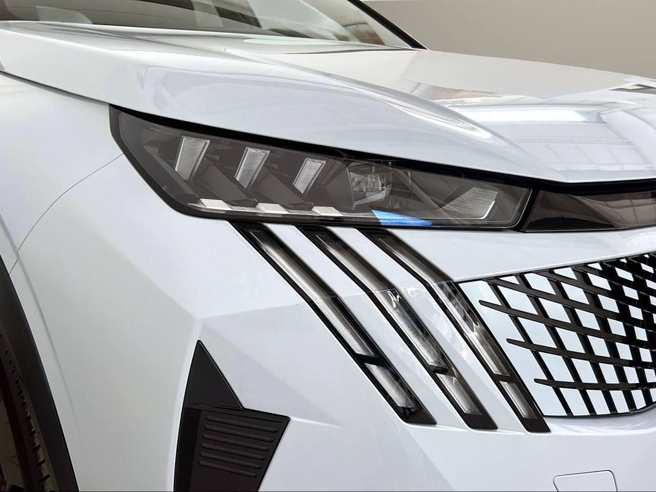 PEUGEOT e-3008 motore elettrico (73kWh) 210 CV GT - 33
