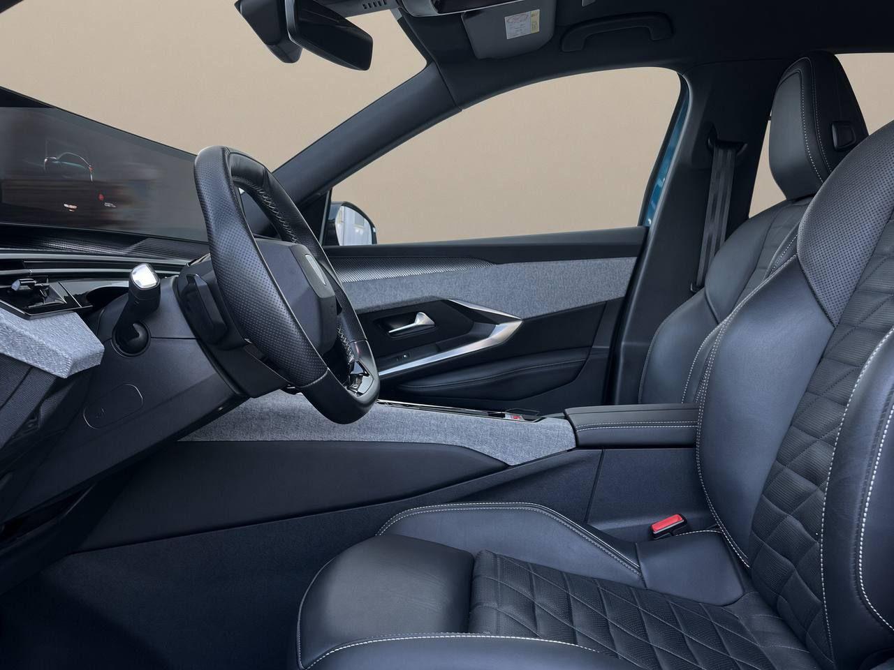 PEUGEOT e-3008 motore elettrico (73kWh) 210 CV GT - 8