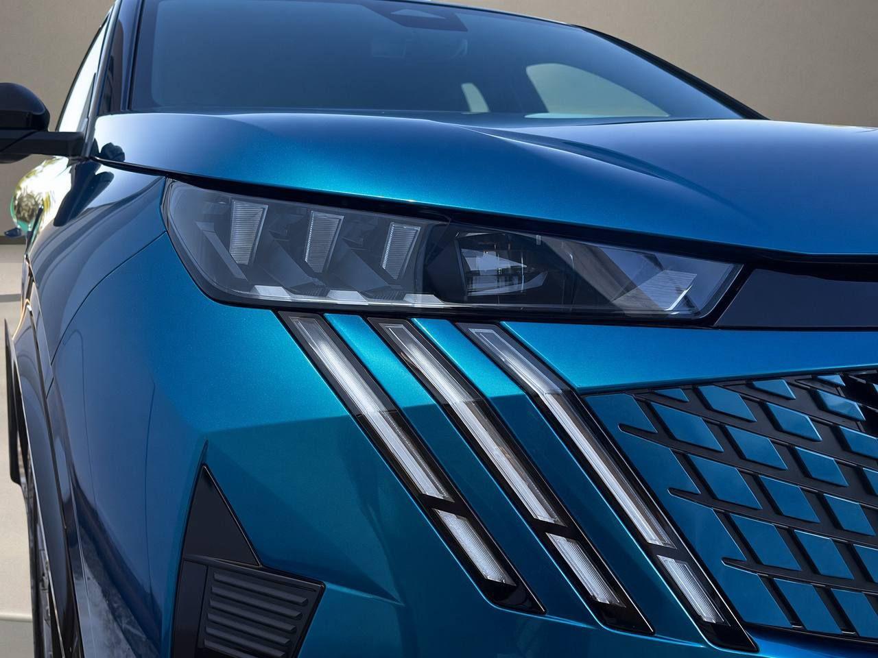 PEUGEOT e-3008 motore elettrico (73kWh) 210 CV GT - 29
