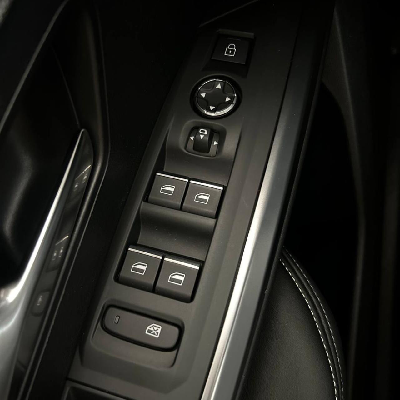 PEUGEOT e-3008 motore elettrico (73kWh) 210 CV GT - 30