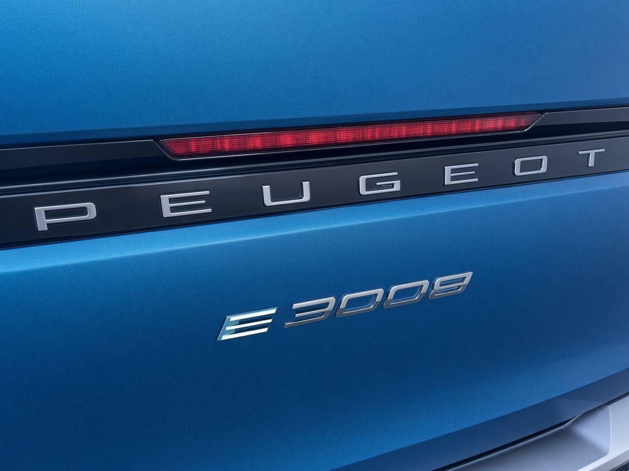 PEUGEOT e-3008 motore elettrico (73kWh) 210 CV GT - 36