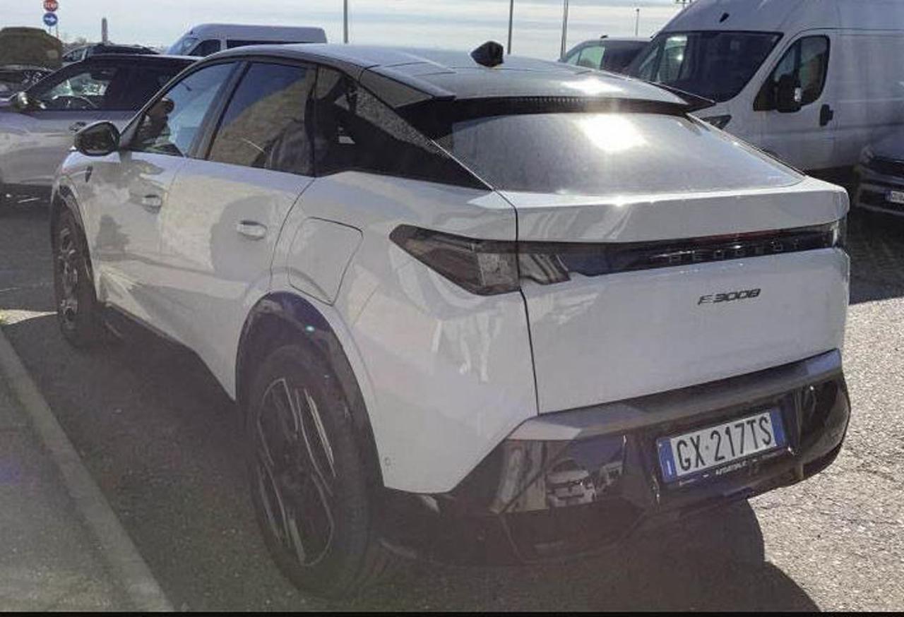 PEUGEOT e-3008 motore elettrico (73kWh) 210 CV GT - 5
