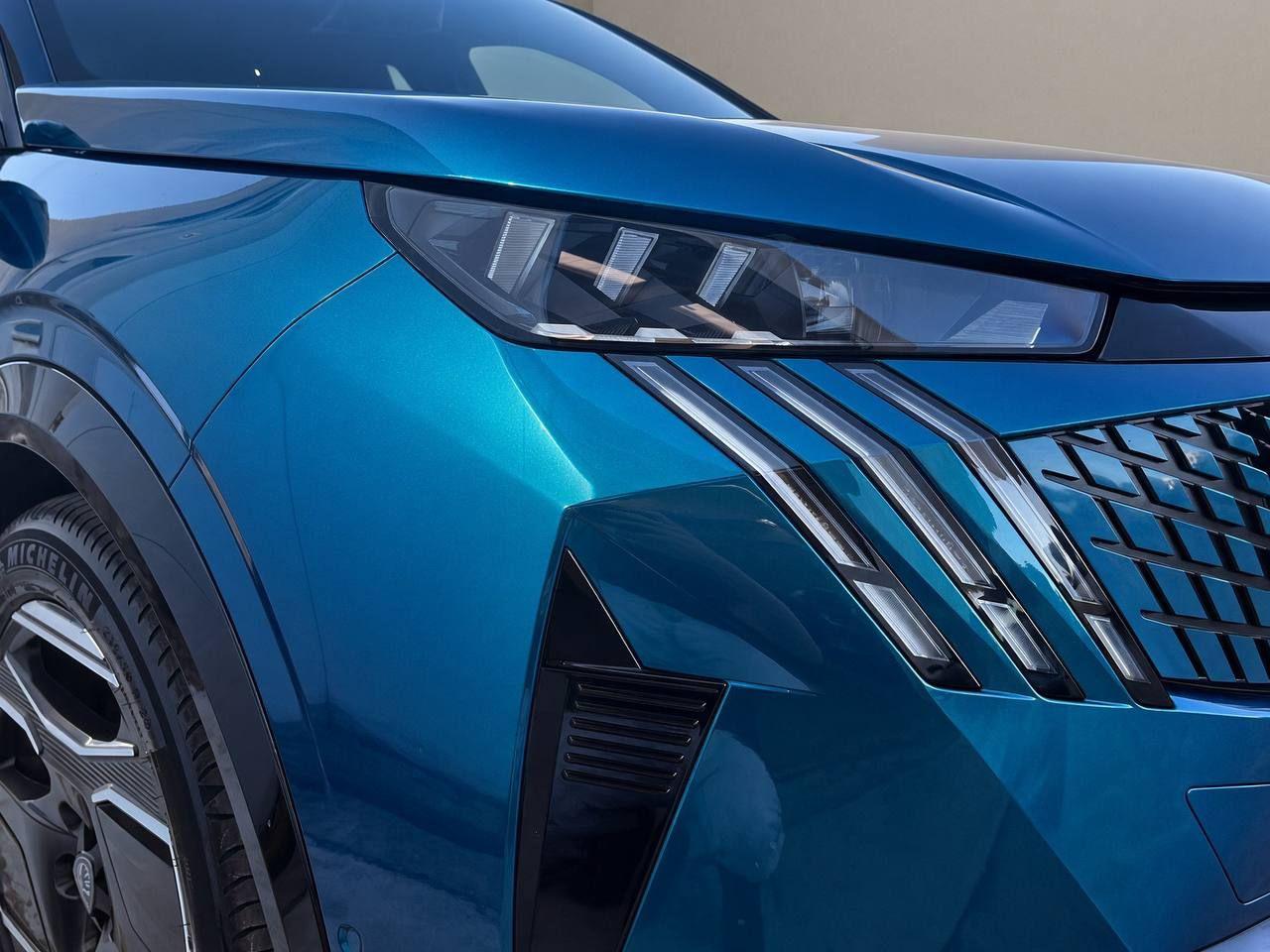 PEUGEOT e-3008 motore elettrico (73kWh) 210 CV GT - 30