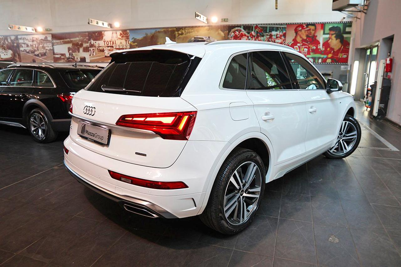 AUDI Q5 40 TDI Quattro S-Tronic S-Line Plus - 9