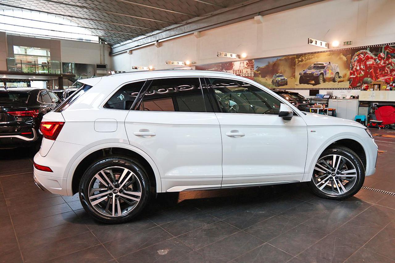 AUDI Q5 40 TDI Quattro S-Tronic S-Line Plus - 10