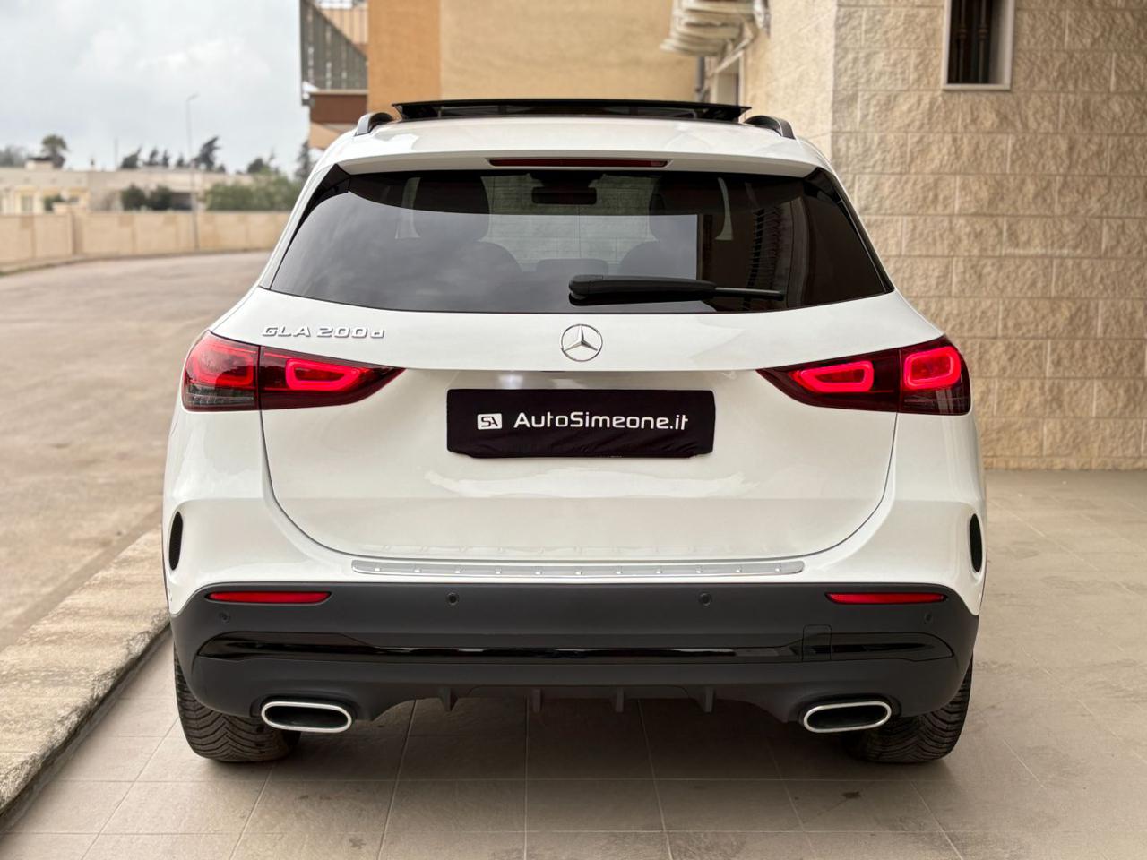 MERCEDES-BENZ GLA 200 d Automatic Premium Amg TETTO-PACK NIGHT - 6