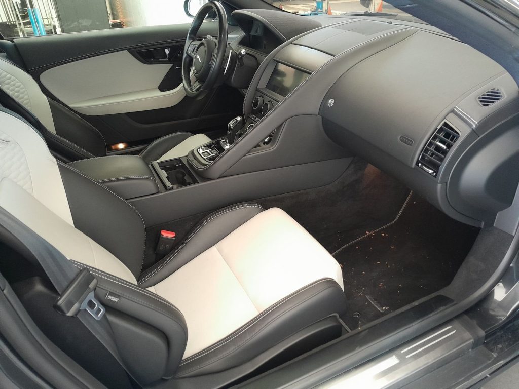 JAGUAR F-Type 5.0 P575CV AWD AUTO R - 11