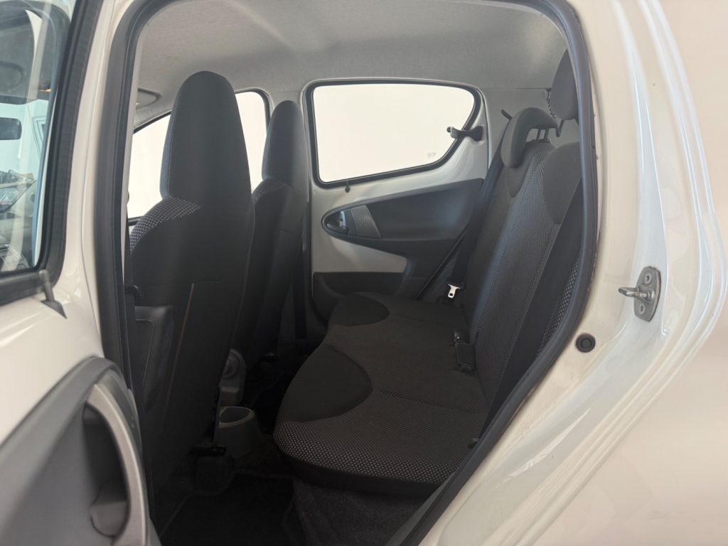 TOYOTA Aygo 1.0 12V .VVT-i 5 porte - 11