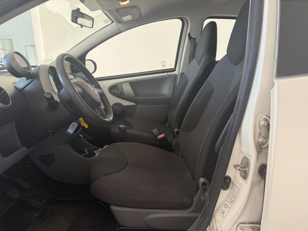 TOYOTA Aygo 1.0 12V .VVT-i 5 porte - 12