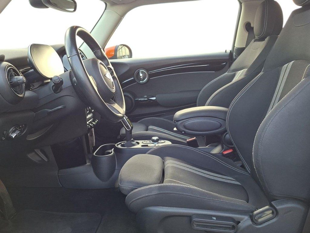 MINI Cooper SE Classic - 9