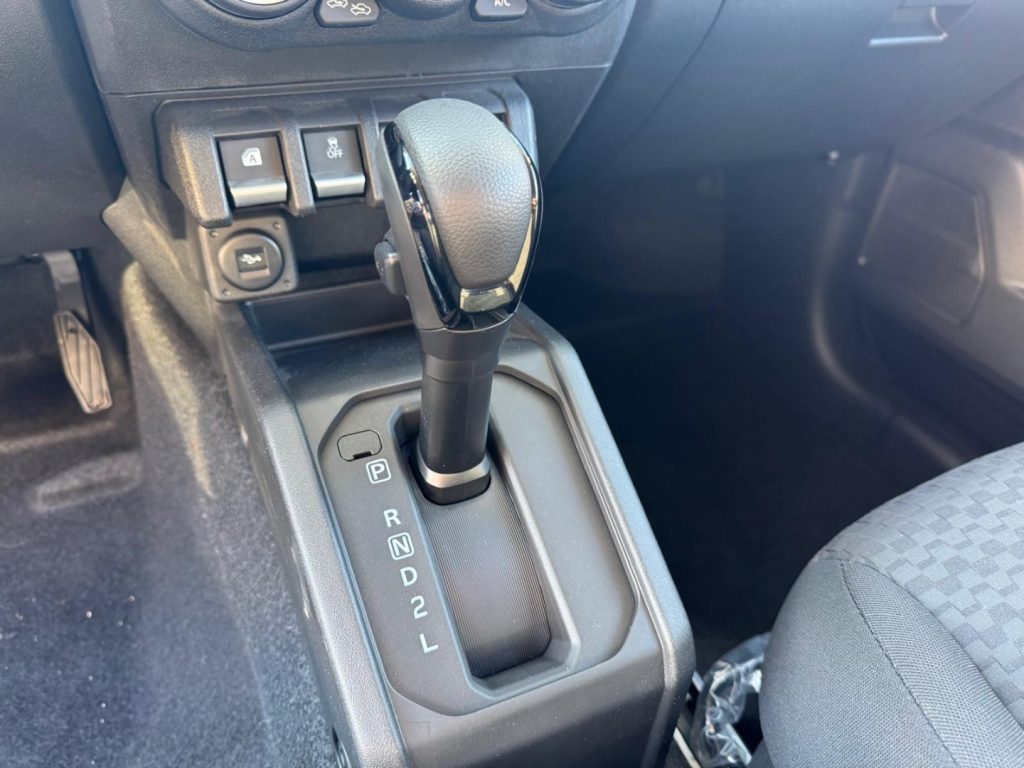 SUZUKI Jimny 1.5 L TOP GLX 5 PORTE 4X4 KM0 - 10