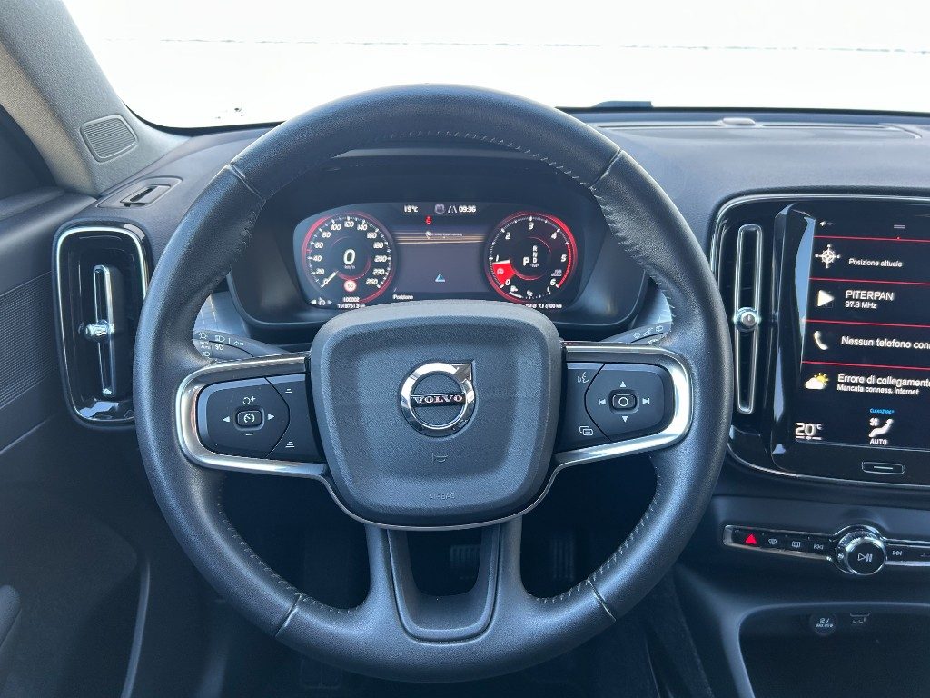 VOLVO XC40 D3 Geartronic Momentum Pro - Grid Foto 9