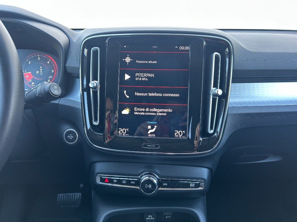 VOLVO XC40 D3 Geartronic Momentum Pro - Grid Foto 11