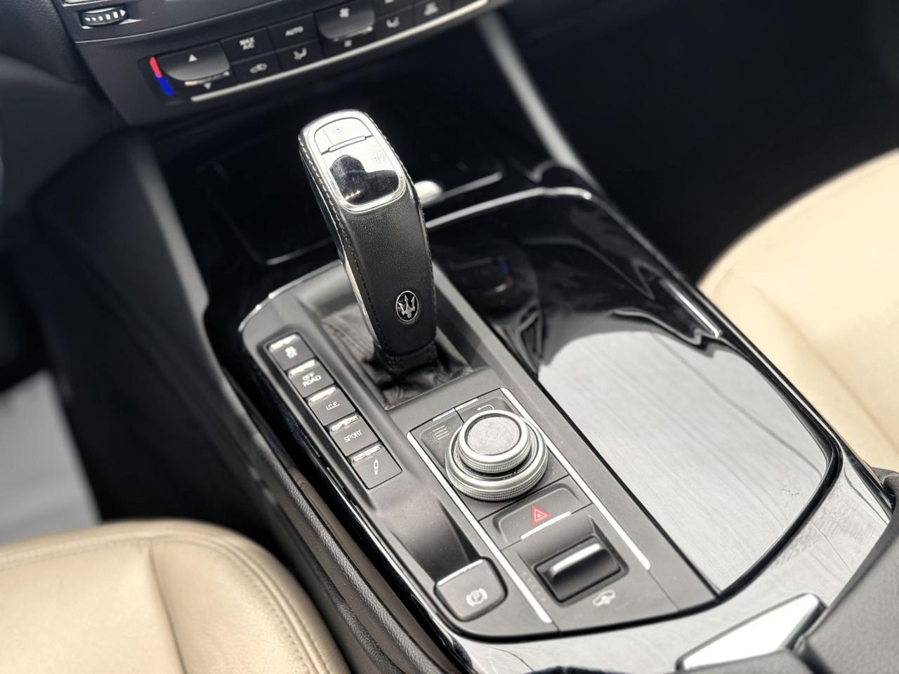MASERATI Levante V6 Diesel 250cv AWD Granlusso (Tetto/APP/Retro) - 24
