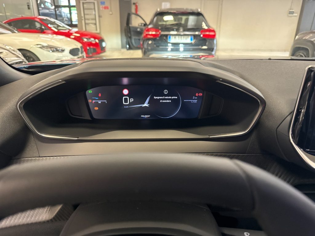 PEUGEOT 2008 Hybrid 110CV e-DCS6 Allure KM0+DRIVE+VISION+NAVI - 13