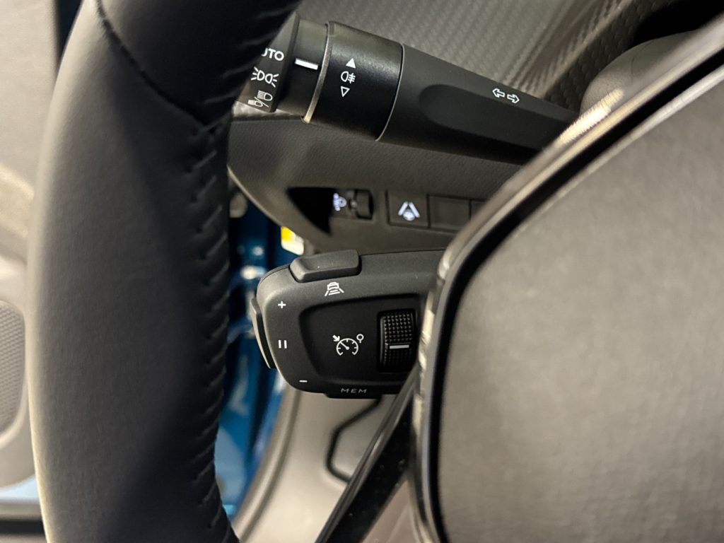 PEUGEOT 2008 Hybrid 110CV e-DCS6 Allure KM0+DRIVE+VISION+NAVI - 14