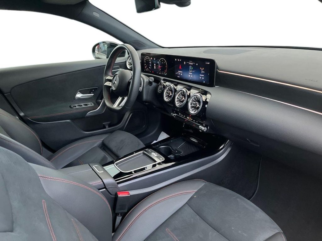 MERCEDES-BENZ A 180 d Automatic AMG Line Advanced Plus - 16