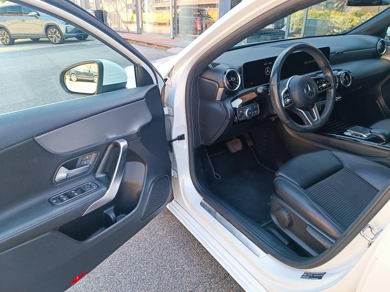 MERCEDES-BENZ A 180 d Automatic Sport - 14