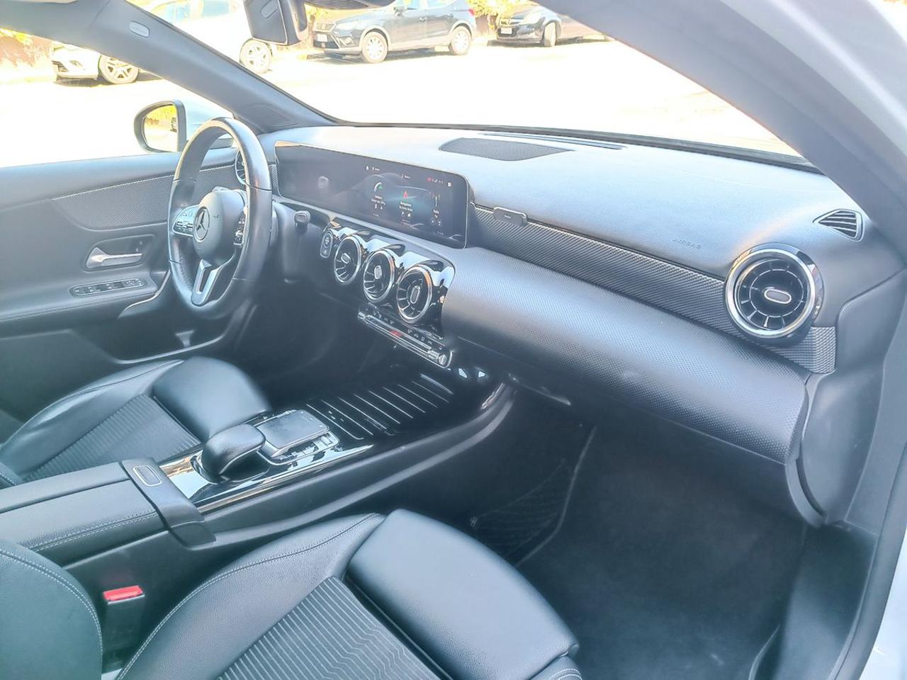 MERCEDES-BENZ A 180 d Automatic Sport - 23